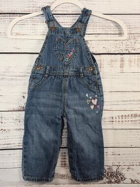 Oshkosh Baby Girl size 18 months Rainbow Heart Denim Jean Bib overalls vestbak